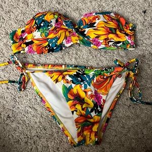 Victoria’s Secret bikini